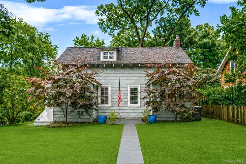7 Dickerson Avenue, Brookhaven, NY, 11790 | Card Image