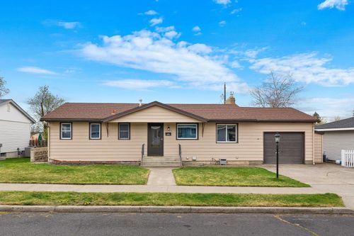 5933 N Moore St, Spokane, WA, 99205-7437 | Card Image