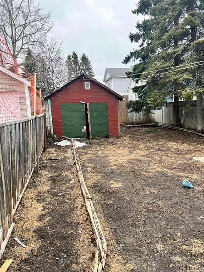 131 Sixth Ave, Home with 5 bedrooms, 2 bathrooms and 1 parking in Timmins ON | Image 22