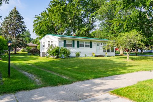 1078 Legion Park Dr, Holland, MI, 49423-6637 | Card Image