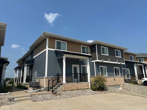 unit-2108-1325 Bunker Hill Dr, Sun Prairie, WI, 53590-4704 | Card Image