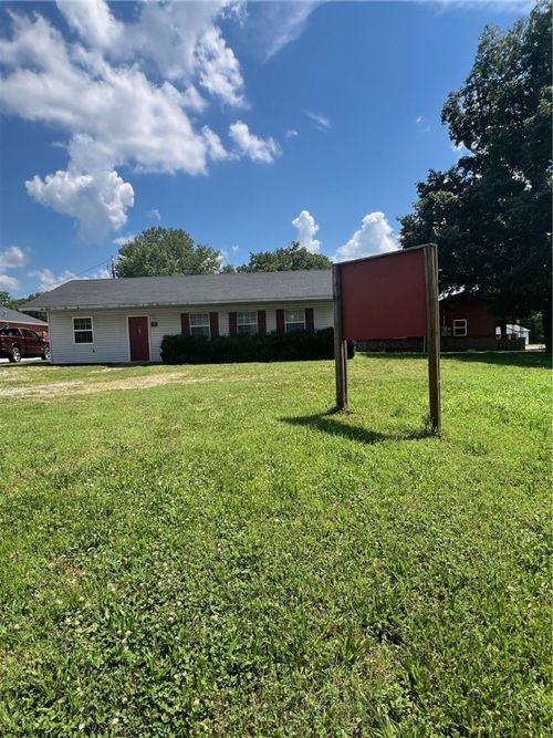 131 E Bowen Blvd, Fayetteville, AR, 72703-9763 | Card Image