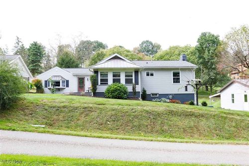 8176 Possum Hollow Road Nw, Dundee, OH, 44624 | Card Image