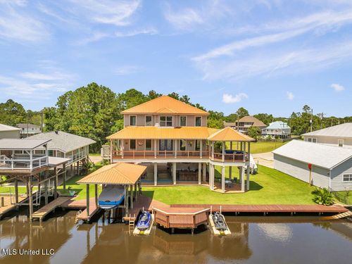 6253 Shawnee St, Kiln, MS, 39556-8153 | Card Image