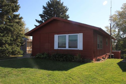 125 Northshore Dr, McCook Lake, SD, 57049-4015 | Card Image