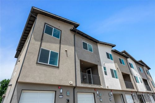 1160 Santo Antonio Dr, Colton, CA, 92324-4215 | Card Image