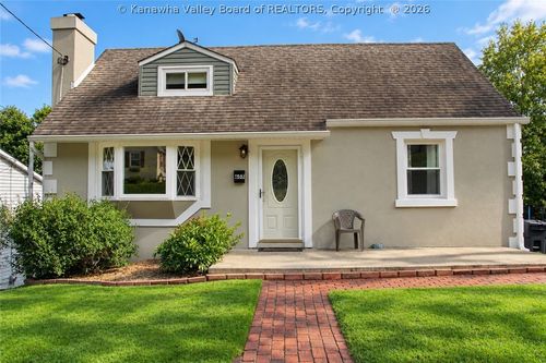 657 Forest Cir, South Charleston, WV, 25303-2610 | Card Image