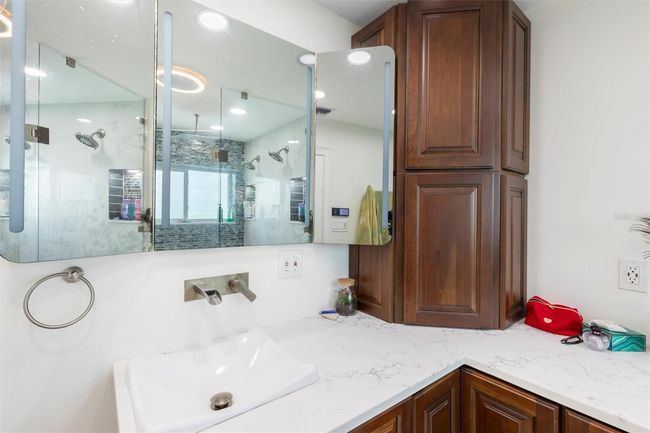 1659 Long Beach Dr, House other with 3 bedrooms, 2 bathrooms and null parking in Big Pine Key FL | Image 24