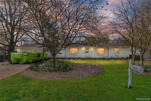 2378 Dawes Ave, Shelby Township, MI, 48317-3632 | Card Image