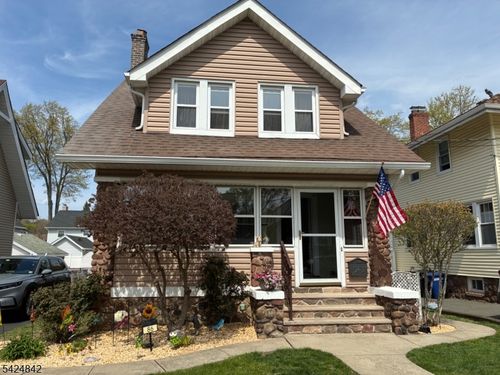 86 Van Houten Pl, Belleville, NJ, 07109-2543 | Card Image