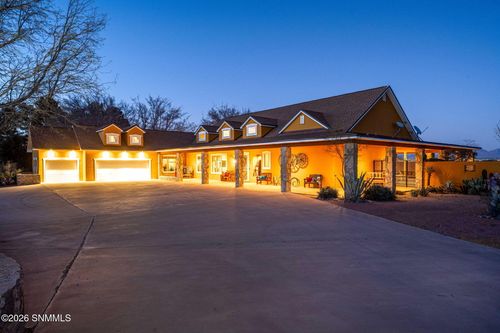 2561 Mesilla Hills Dr, Las Cruces, NM, 88005-4652 | Card Image
