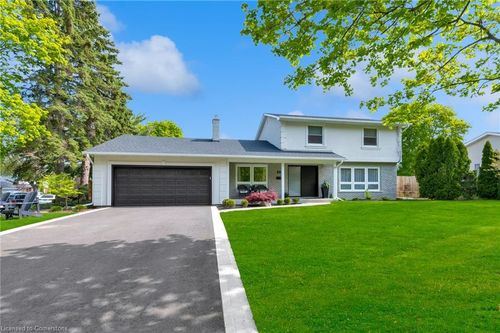 83 Dorchester Dr, Grimsby, ON, L3M1B1 | Card Image