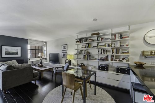 202-740 N Kings Rd, Los Angeles, CA, 90048-2654 | Card Image