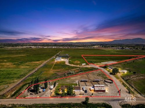 2588 W Sales Yard Rd, Emmett, ID, 83617-9420 | Card Image
