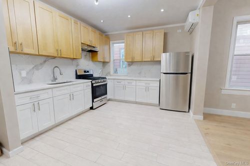 9561 115th St, South Richmond Hill, NY, 11419-1125 | Card Image