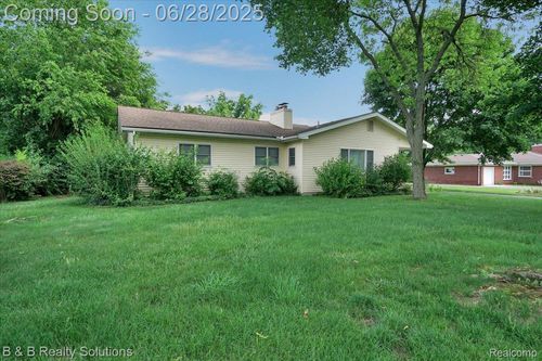 3423 Nichols Rd, Auburn Hills, MI, 48326-3835 | Card Image