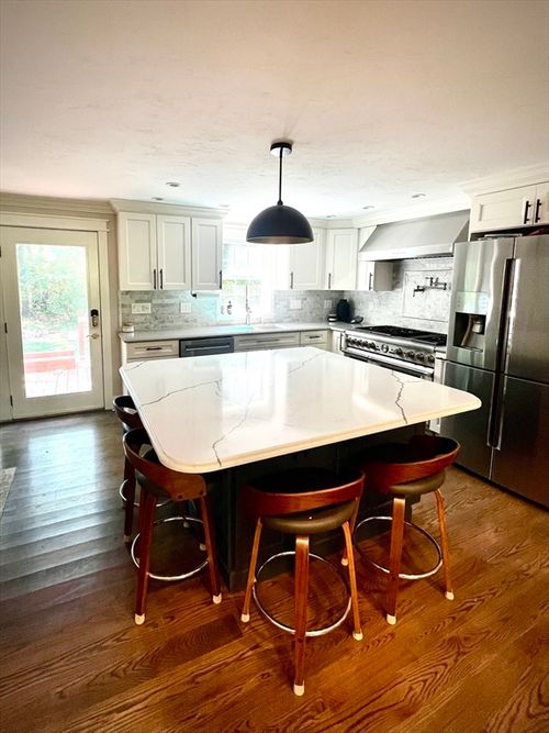 20 Blueberry Ln, Dartmouth, MA, 02747-1581 | Card Image