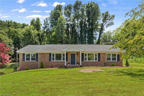 4332 Mashie Dr, Pfafftown, NC, 27040-9712 | Card Image
