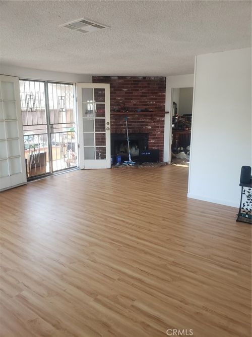 140 W 225th St, Carson, CA, 90745-3724 | Card Image