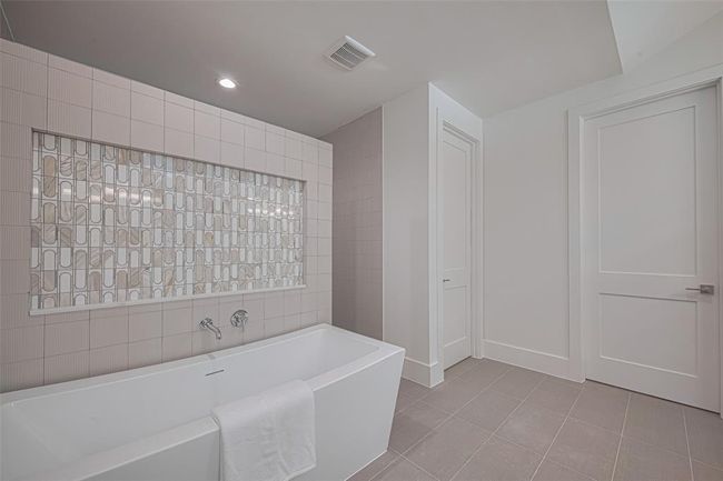 5200 Beech St, House other with 5 bedrooms, 7 bathrooms and 2 parking in Bellaire TX | Image 38