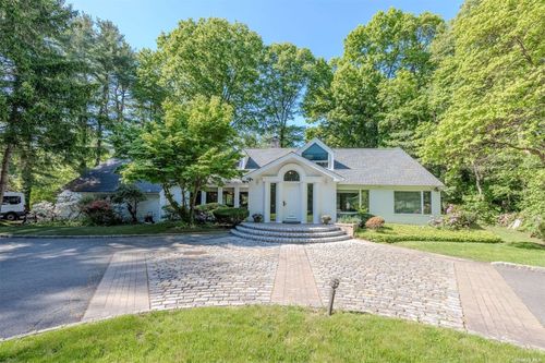 7 Hewlett Drive, Old Westbury, NY, 11568 | Card Image