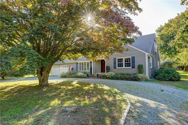 569 Turner Rd, Home with 4 bedrooms, 3 bathrooms and 6 parking in Middletown RI | Image 6