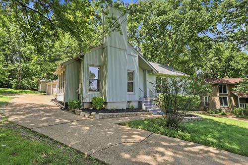 536 New Castle Ln, Hermitage, TN, 37076-3132 | Card Image