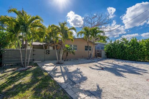 2472-2470-2472 Ne 182nd Ter, North Miami Beach, FL, 33160-2021 | Card Image