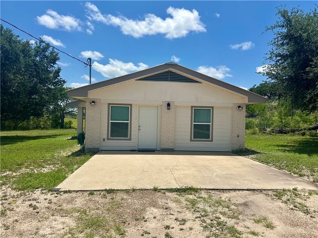 1069 Highway 72, House other with 4 bedrooms, 2 bathrooms and null parking in Three Rivers TX | Image 8