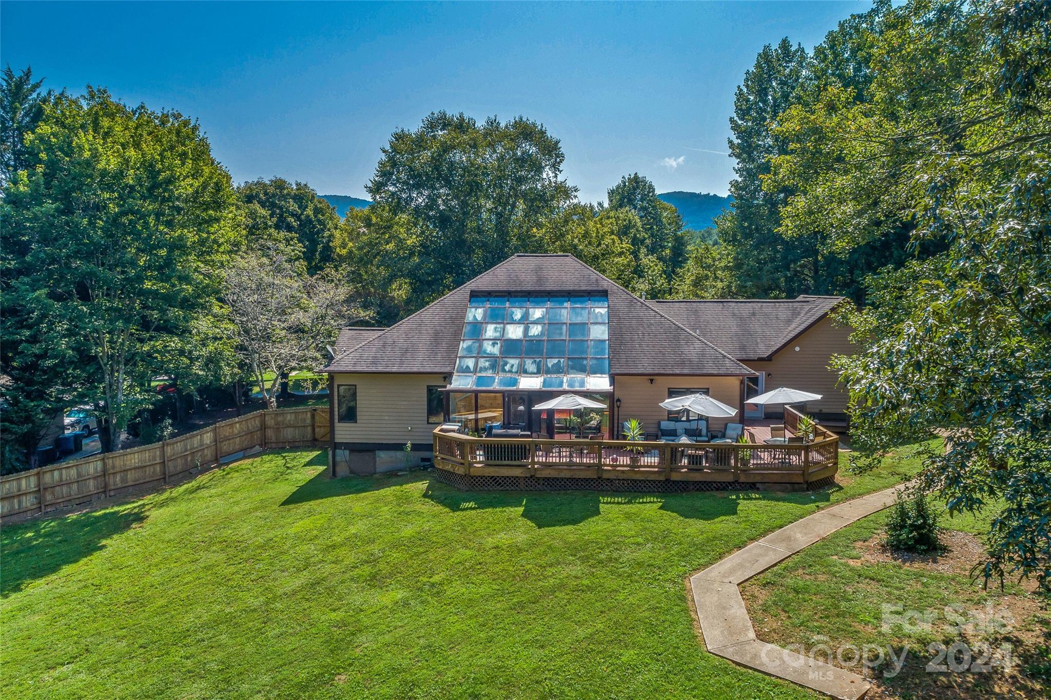 Knoll Ct, Fletcher, NC 28732