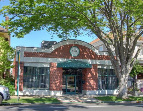 2005 N St, Sacramento, CA, 95811-4222 | Card Image