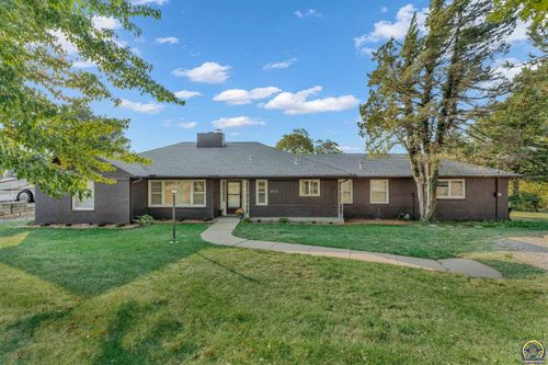 2713 Sw Fairway Dr, Topeka, KS, 66611-1241 | Card Image