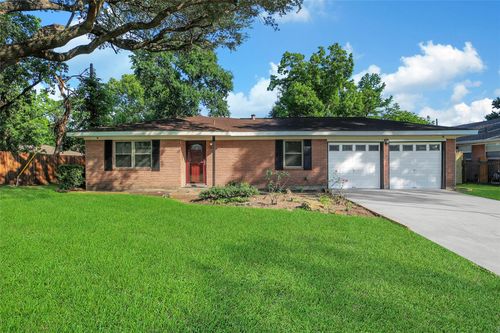1711 Pecan Ln, Stafford, TX, 77477-6420 | Card Image