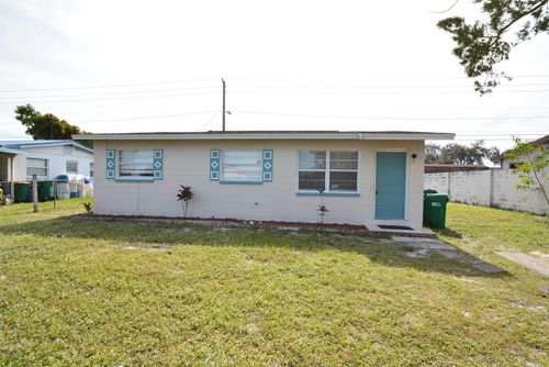 2415 Sadler Ln, MELBOURNE, FL, 32935-3260 | Card Image
