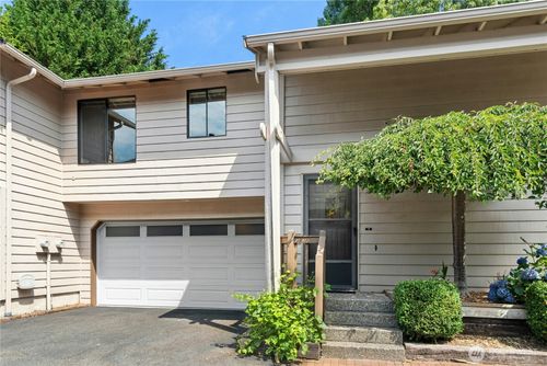 a-2-12422 Se 30th St, Bellevue, WA, 98005-4378 | Card Image
