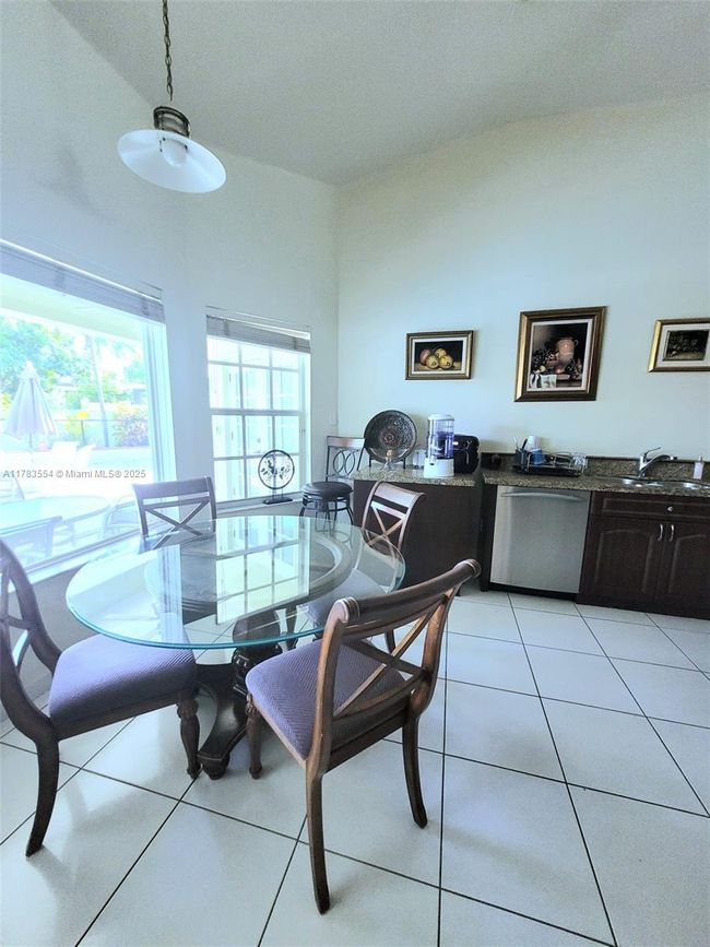 14246 Sw 21 St Ter, House other with 5 bedrooms, 3 bathrooms and null parking in Miami FL | Image 4