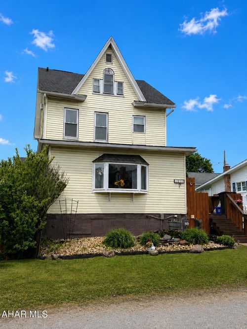 422 E Grant Avenue, Altoona, PA, 16602 | Card Image