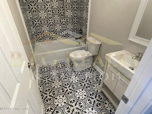 9718 Old 6 Mile Ln, Louisville, KY, 40299 | Card Image