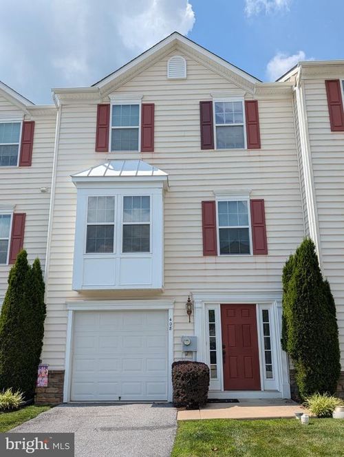 408-408 Larose Dr, COATESVILLE, PA, 19320-1629 | Card Image