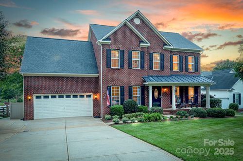 220 Chandeleur Dr, Mooresville, NC, 28117-4600 | Card Image