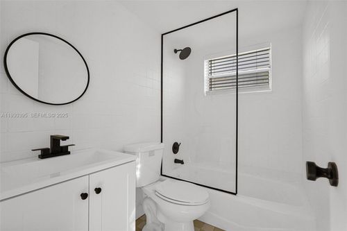 apt-3-8295 Ne Miami Ct, Miami, FL, 33138-3724 | Card Image