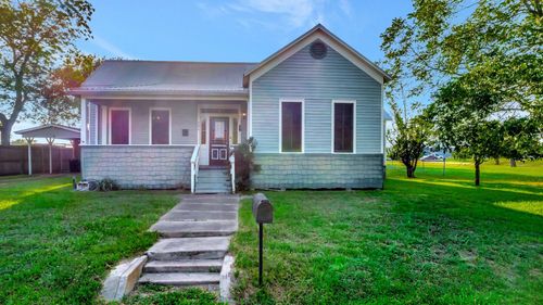 204 S Valley St, Cuero, TX, 77954-3037 | Card Image