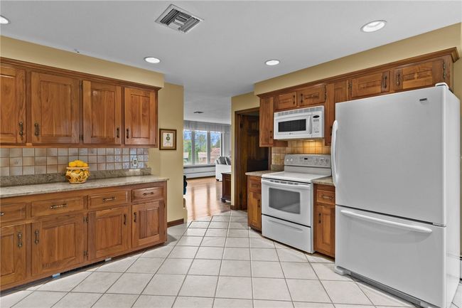 12 Hi View Dr Hope RI | Image 23