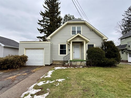 20 Pershing Ave, North East, PA, 16428-1312 | Card Image