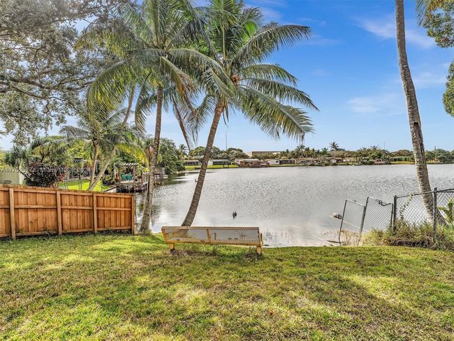 8910 Nw 7 Th Ct, House other with 3 bedrooms, 2 bathrooms and null parking in Pembroke Pines FL | Image 30