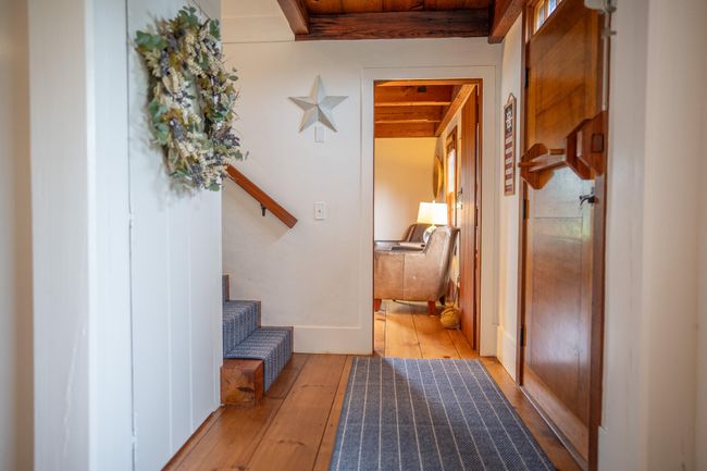 Front Entry | Image 25