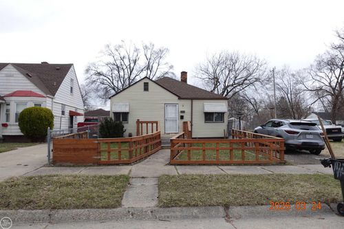 19200 Blackmoor St, Detroit, MI, 48234-3532 | Card Image