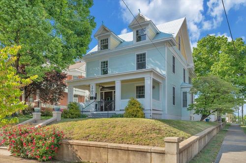 1701 Patterson Ave Sw, Roanoke, VA, 24016-3105 | Card Image