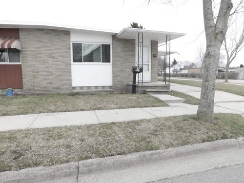 923 Fraser St, Bay City, MI, 48708-7192 | Card Image