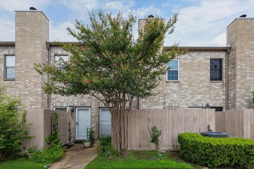 2898-2898 Holly Hall St, Houston, TX, 77054-4160 | Card Image